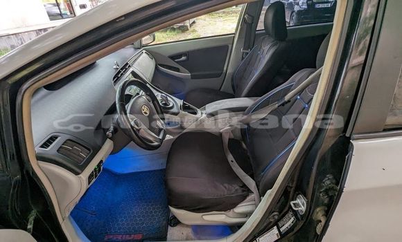Buy Used Toyota Prius White Car in Tbilisi in Tbilisi Buy Used Toyota Prius White Car in Tbilisi in Tbilisi
