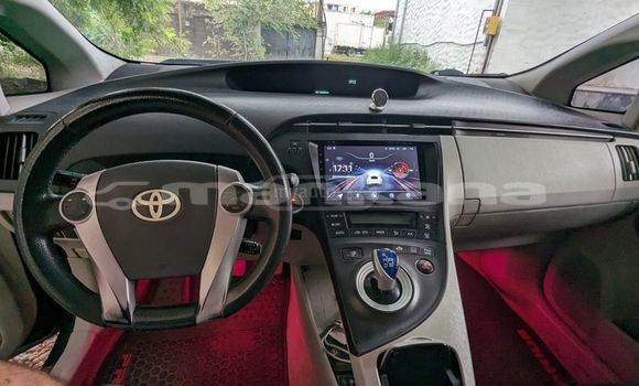Buy Used Toyota Prius White Car in Tbilisi in Tbilisi Buy Used Toyota Prius White Car in Tbilisi in Tbilisi