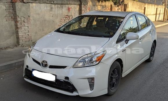 Buy Used Toyota Prius White Car in Tbilisi in Tbilisi Buy Used Toyota Prius White Car in Tbilisi in Tbilisi