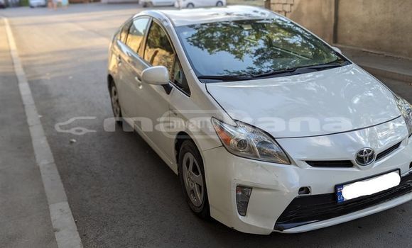 Buy Used Toyota Prius White Car in Tbilisi in Tbilisi Buy Used Toyota Prius White Car in Tbilisi in Tbilisi