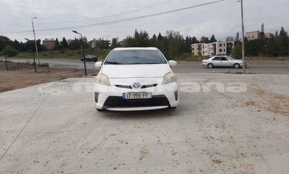 Buy Used Toyota Prius White Car in Tbilisi in Tbilisi Buy Used Toyota Prius White Car in Tbilisi in Tbilisi
