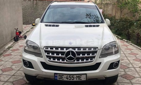 Buy Used Mercedes-Benz ML–Class White Car in Tbilisi in Tbilisi