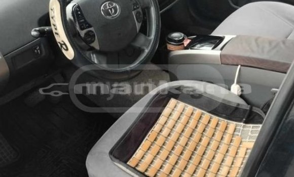 Buy Used Toyota Prius White Car in Tbilisi in Tbilisi Buy Used Toyota Prius White Car in Tbilisi in Tbilisi