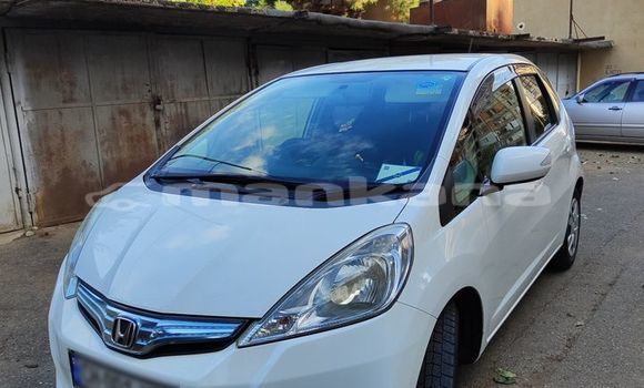Buy Used Honda FIT White Car in Tbilisi in Tbilisi Buy Used Honda FIT White Car in Tbilisi in Tbilisi