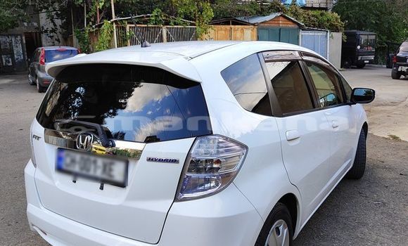 Buy Used Honda FIT White Car in Tbilisi in Tbilisi Buy Used Honda FIT White Car in Tbilisi in Tbilisi