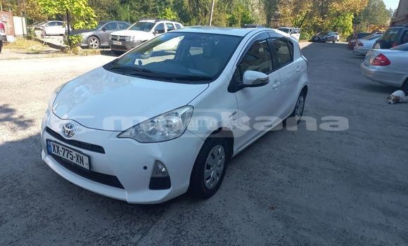Buy Used Toyota Aqua White Car in Tbilisi in Tbilisi Buy Used Toyota Aqua White Car in Tbilisi in Tbilisi