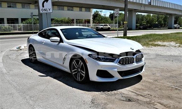Buy Used BMW 8-Series White Car in Tbilisi in Tbilisi