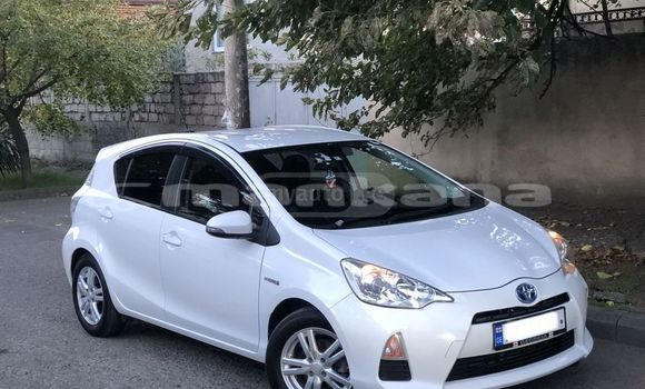 Buy Used Toyota Aqua White Car in Tbilisi in Tbilisi Buy Used Toyota Aqua White Car in Tbilisi in Tbilisi