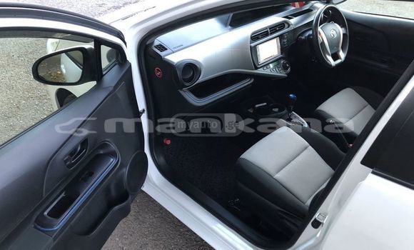 Buy Used Toyota Aqua White Car in Tbilisi in Tbilisi Buy Used Toyota Aqua White Car in Tbilisi in Tbilisi