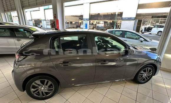 Buy Used Peugeot 2008 White Car in Tbilisi in Tbilisi Buy Used Peugeot 2008 White Car in Tbilisi in Tbilisi