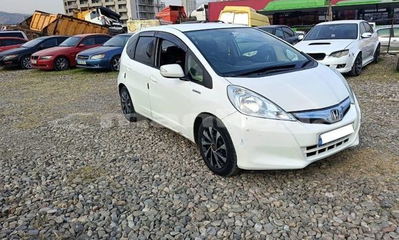 Buy Used Honda FIT White Car in Tbilisi in Tbilisi Buy Used Honda FIT White Car in Tbilisi in Tbilisi