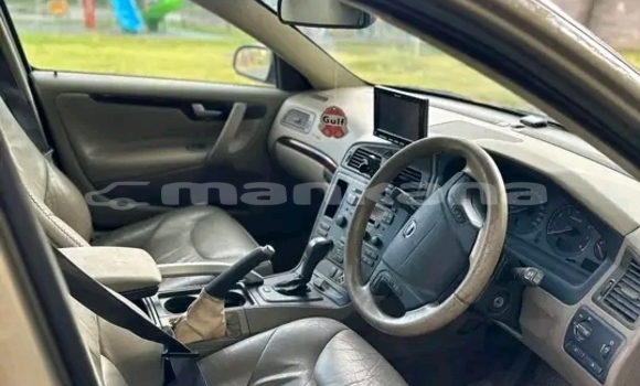 Buy Used Volvo XC70 Green Car in Batumi in Ajaria Buy Used Volvo XC70 Green Car in Batumi in Ajaria