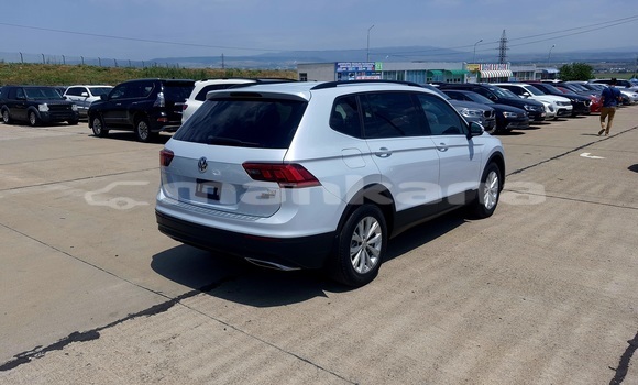Buy New Volkswagen Tiguan White Car in Rustavi in Tbilisi Buy New Volkswagen Tiguan White Car in Rustavi in Tbilisi