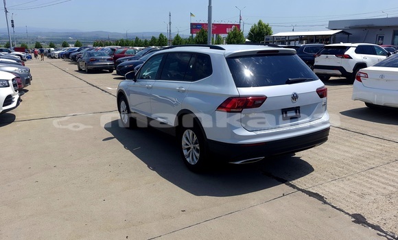 Buy New Volkswagen Tiguan White Car in Rustavi in Tbilisi Buy New Volkswagen Tiguan White Car in Rustavi in Tbilisi