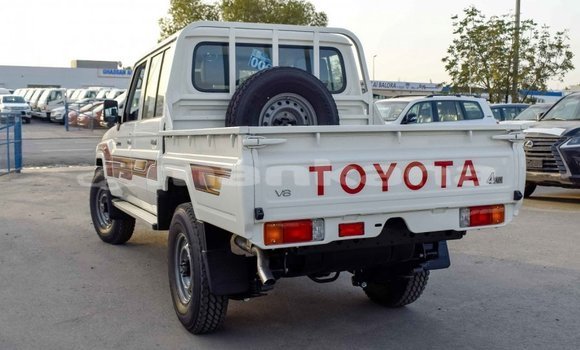 Buy Import Toyota Land Cruiser White Car in Import - Dubai in Abhasia Buy Import Toyota Land Cruiser White Car in Import - Dubai in Abhasia