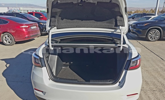 Buy New Toyota Yaris White Car in Rustavi in Tbilisi Buy New Toyota Yaris White Car in Rustavi in Tbilisi