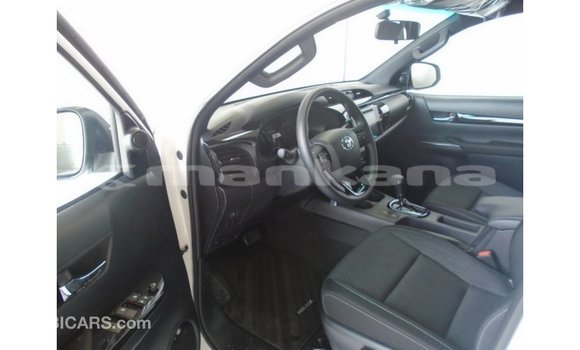 Buy Import Toyota Hilux White Car in Import - Dubai in Abhasia Buy Import Toyota Hilux White Car in Import - Dubai in Abhasia