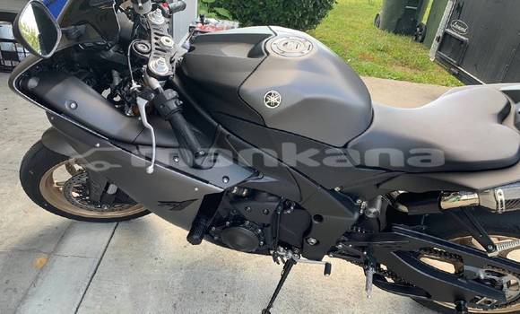 Buy Used Yamaha R1 Silver Bike in Ambrolauri in Racha Buy Used Yamaha R1 Silver Bike in Ambrolauri in Racha