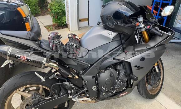 Buy Used Yamaha R1 Silver Bike in Ambrolauri in Racha Buy Used Yamaha R1 Silver Bike in Ambrolauri in Racha