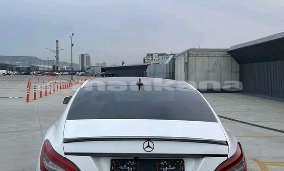 Buy Used Hyundai Elantra White Car in Batumi in Ajaria Buy Used Hyundai Elantra White Car in Batumi in Ajaria