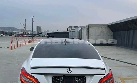 Buy Used Hyundai Elantra White Car in Batumi in Ajaria Buy Used Hyundai Elantra White Car in Batumi in Ajaria