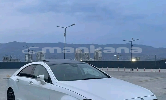 Buy Used Hyundai Elantra White Car in Batumi in Ajaria Buy Used Hyundai Elantra White Car in Batumi in Ajaria