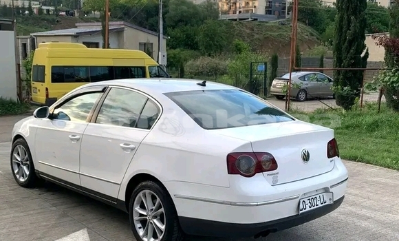 Buy Used BMW 2-Series White Car in Bagdadi in Imereti Buy Used BMW 2-Series White Car in Bagdadi in Imereti