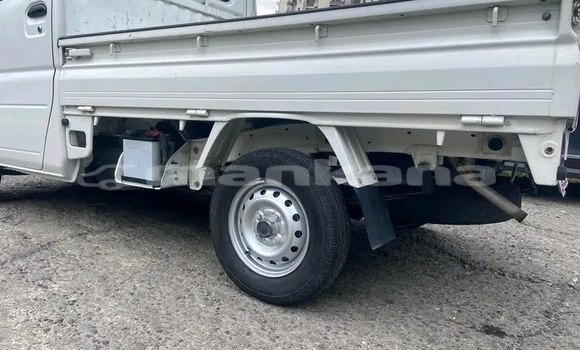 Buy Used GMC Sierra White Car in Kutaisi in Imereti