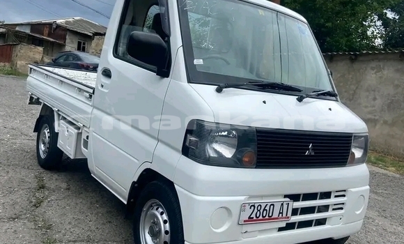 Buy Used GMC Sierra White Car in Kutaisi in Imereti Buy Used GMC Sierra White Car in Kutaisi in Imereti