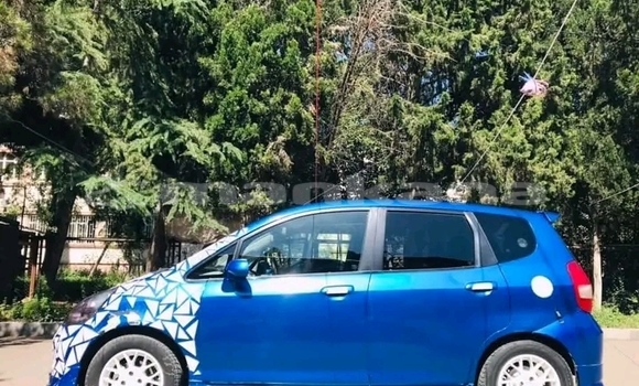 Buy Used Toyota Yaris Blue Car in Bagdadi in Imereti Buy Used Toyota Yaris Blue Car in Bagdadi in Imereti