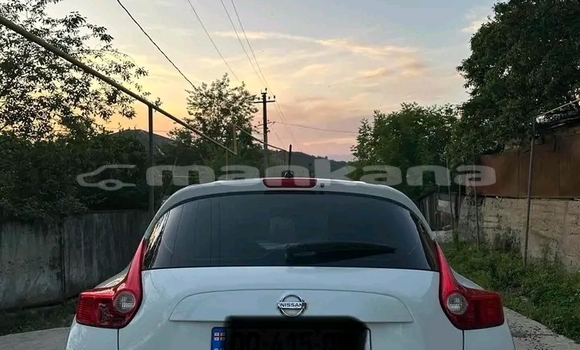 Buy Used Nissan Juke White Car in Batumi in Ajaria Buy Used Nissan Juke White Car in Batumi in Ajaria