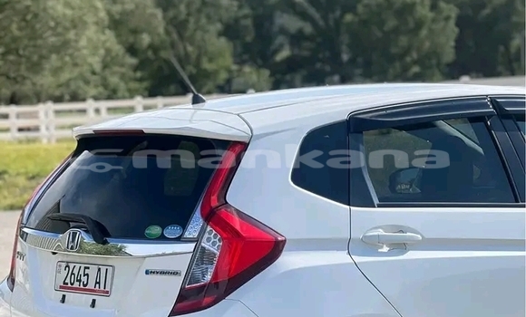 Buy Used Honda FIT White Car in Ahmeta in Kaheti Buy Used Honda FIT White Car in Ahmeta in Kaheti