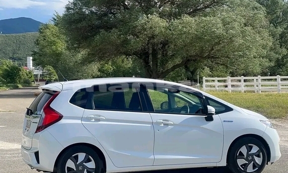 Buy Used Honda FIT White Car in Ahmeta in Kaheti Buy Used Honda FIT White Car in Ahmeta in Kaheti