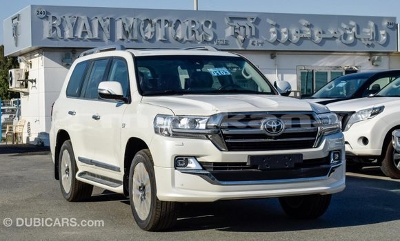 Buy Import Toyota Land Cruiser White Car in Import - Dubai in Abhasia Buy Import Toyota Land Cruiser White Car in Import - Dubai in Abhasia