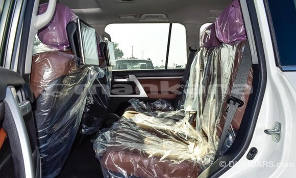Buy Import Toyota Land Cruiser White Car in Import - Dubai in Abhasia Buy Import Toyota Land Cruiser White Car in Import - Dubai in Abhasia