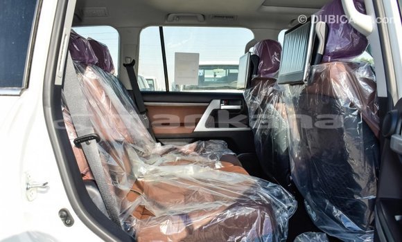 Buy Import Toyota Land Cruiser White Car in Import - Dubai in Abhasia Buy Import Toyota Land Cruiser White Car in Import - Dubai in Abhasia