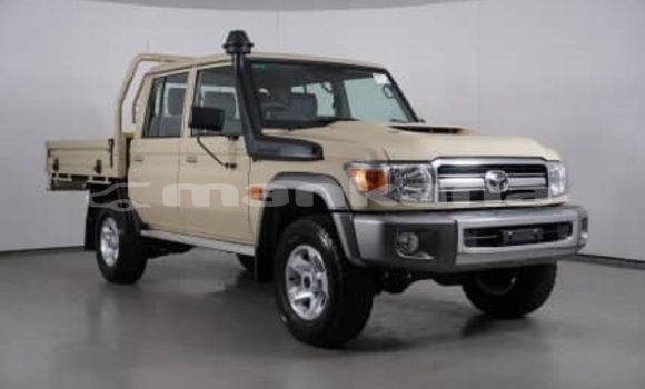 Buy Used Toyota Land Cruiser White Car in Tbilisi in Tbilisi Buy Used Toyota Land Cruiser White Car in Tbilisi in Tbilisi