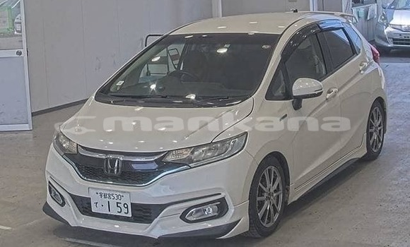 Buy Used Honda FIT White Car in Tbilisi in Tbilisi Buy Used Honda FIT White Car in Tbilisi in Tbilisi