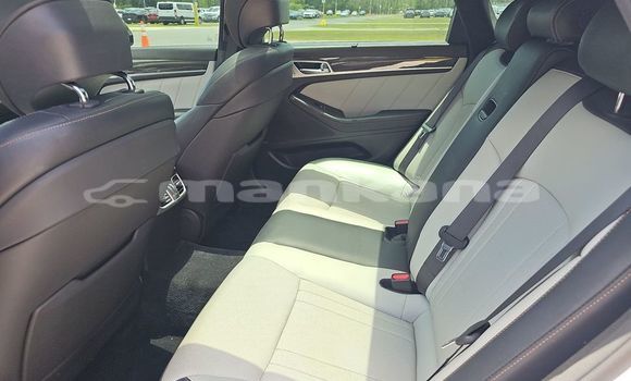 Buy Used Hyundai Genesis White Car in Tbilisi in Tbilisi Buy Used Hyundai Genesis White Car in Tbilisi in Tbilisi