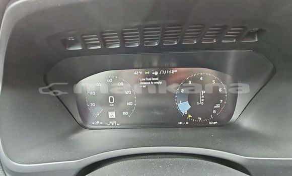 Buy Used Volvo XC40 White Car in Tbilisi in Tbilisi Buy Used Volvo XC40 White Car in Tbilisi in Tbilisi