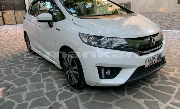Buy Used Honda FIT White Car in Batumi in Ajaria Buy Used Honda FIT White Car in Batumi in Ajaria