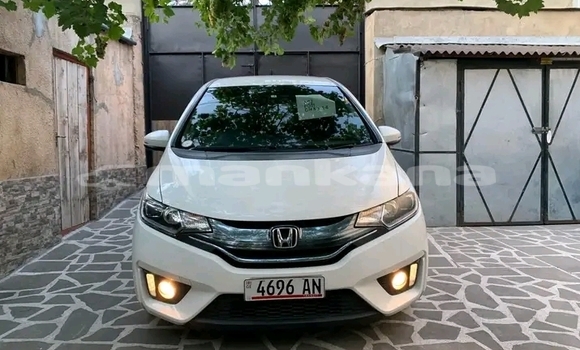 Buy Used Honda FIT White Car in Batumi in Ajaria Buy Used Honda FIT White Car in Batumi in Ajaria
