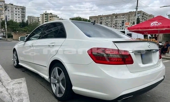Buy Used Mercedes-Benz C180 coupe White Car in Gulripshi in Abhasia Buy Used Mercedes-Benz C180 coupe White Car in Gulripshi in Abhasia