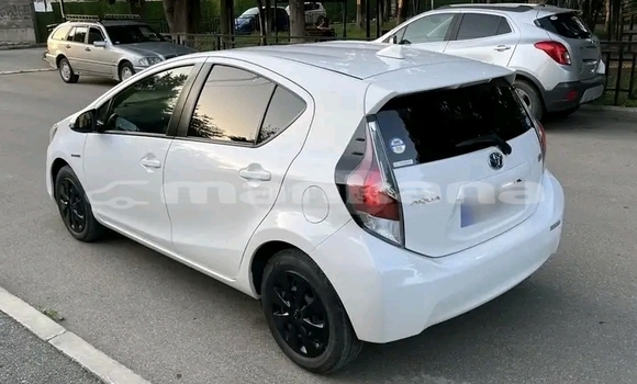 Buy Used Toyota Aqua White Car in Bihvinta in Abhasia Buy Used Toyota Aqua White Car in Bihvinta in Abhasia