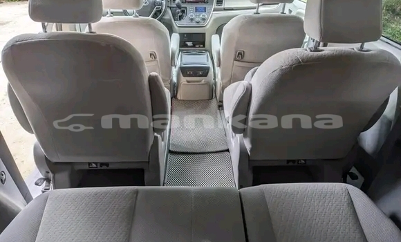 Buy Used Toyota Sienna White Car in Bihvinta in Abhasia Buy Used Toyota Sienna White Car in Bihvinta in Abhasia