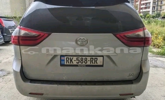 Buy Used Toyota Sienna White Car in Bihvinta in Abhasia Buy Used Toyota Sienna White Car in Bihvinta in Abhasia