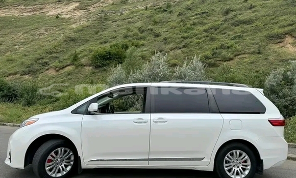 Buy Used Toyota Sienna White Car in Dusheti in Mcheta-Mtianeti Buy Used Toyota Sienna White Car in Dusheti in Mcheta-Mtianeti