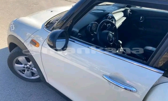Buy Used MINI Cooper White Car in Bihvinta in Abhasia Buy Used MINI Cooper White Car in Bihvinta in Abhasia
