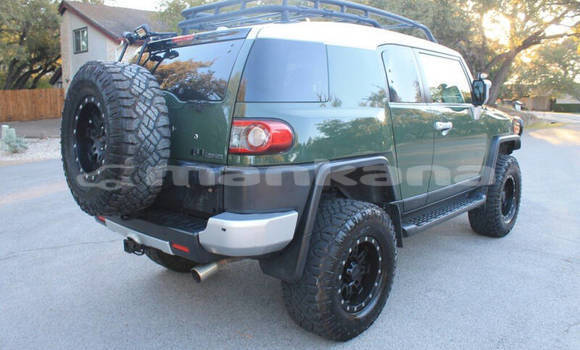 Buy Used Toyota FJ Cruiser Green Car in Tbilisi in Tbilisi Buy Used Toyota FJ Cruiser Green Car in Tbilisi in Tbilisi