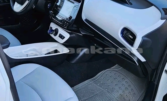 Buy Used Toyota Picnic White Car in Bihvinta in Abhasia Buy Used Toyota Picnic White Car in Bihvinta in Abhasia